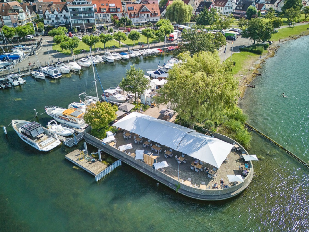 Zelt Sonnenschirm von WEBA am Bodensee